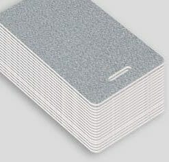 Impression badge professionnel nominatif carte plastique pvc argent portrait perforation oblongue cardzprinter