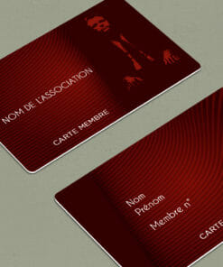 impression de carte d'adhérents en plastique PVC de couleur rouge avec les textes en blanc personnalisables