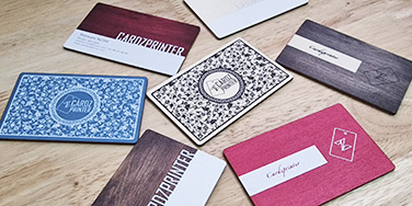 Création et impression de carte en bois en couleur ou monochrome idéal pour carte de visite connecté NFC