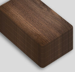 Carte en bois de noyer sans puce NFC à personnaliser en ligne