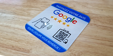 Acheter votre plaque plexiglass NFC + QR Code avec impression personnalisée à 100% dès l'unité