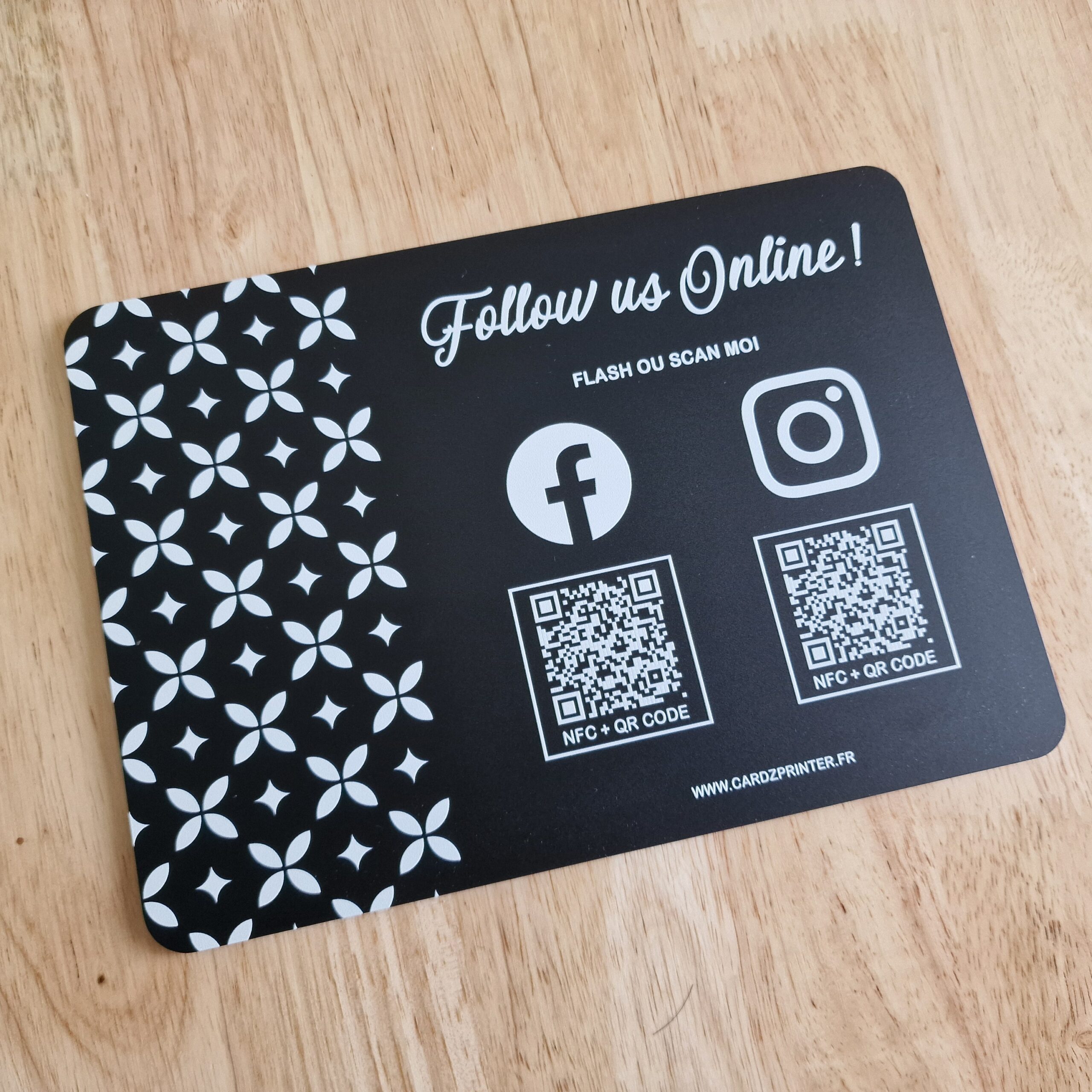 Plaque plexi 21x15cm de couleur noir mate avec impression blanche